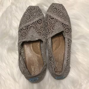 Gray lace TOMS